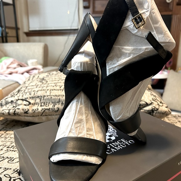 Vince Camuto Kalintie Sandal - Picture 5 of 8